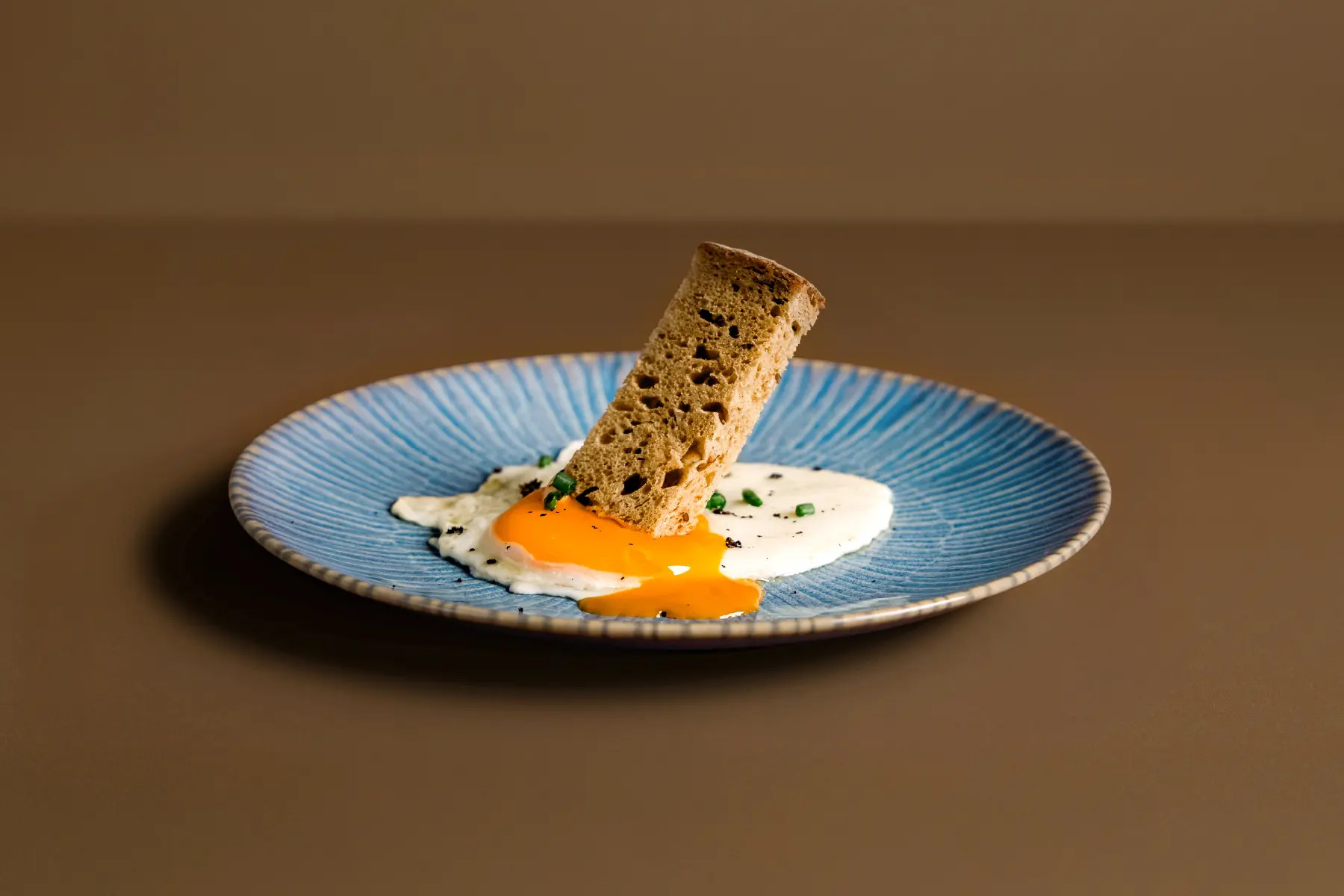 OVOS FRITOS COM MANTEIGA TRUFADA